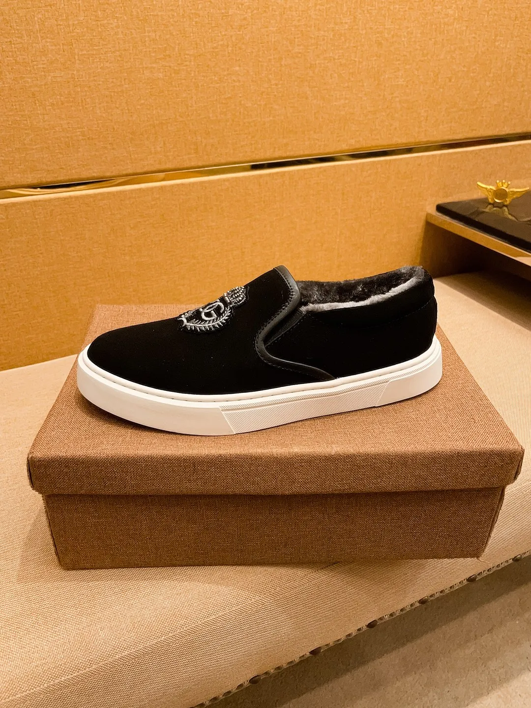 P360🚘🚘【DG】🔥 Velvet lining 🔥High-end men's shoes brand official website 1:1 latest masterpiece: the upper is made of Italian imported first-layer cowhide with Shushi original anti-slip and wear-resistant outsole🔥, making walking more convenient and comfortable! An exclusive new model, a stunning work, a beautiful 1:1 replica [color] compared to the official quality! Create a fashionable personality to set off your uniqueness! A must-have for trendy men! Classic 🔥Size: 38-44 Color: 🔥 3⃣️colors available🔥